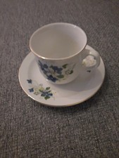 Eine Sammeltasse, Blumenmotiv