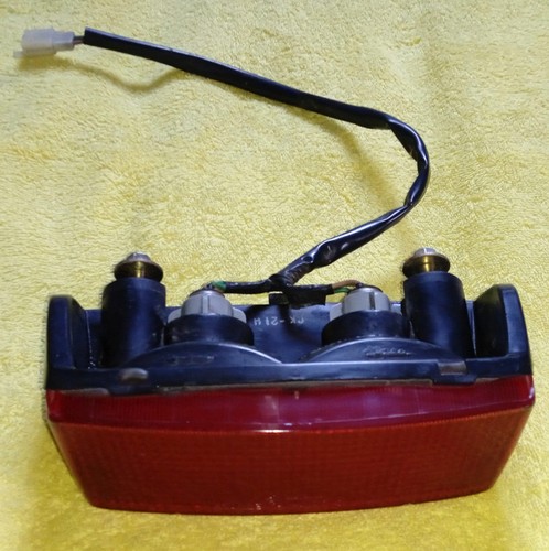Honda ntv 650 rc33 - honda, rücklicht