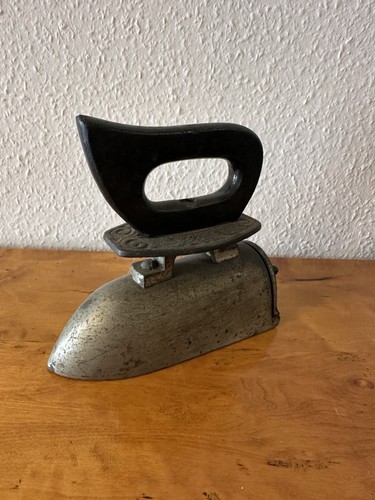 Bügeleisen antik historisch