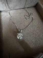 Neuer Diamantanhänger 0,96 ct