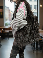 Wilde Zotteltasche  langes