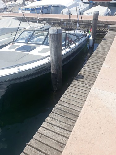 Sportboot des hersteller four - sportboot, hersteller: