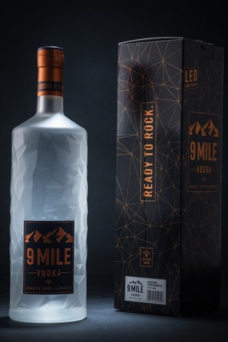 Mile vodka showbottle - mile,