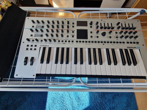 Roland gaia synthesizer - gaia,