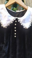 Schwarzes Viktorianisch Kleid Samt Gr. S Bubikragen Perlen