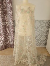 Spitzenstoff in Creme-Rosa