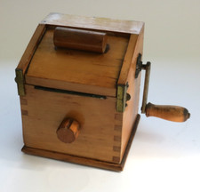 ANTIKE HOLZ KÄSE REIBE MIT