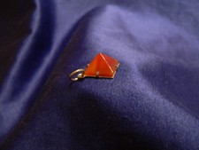 Pyramide Karneol Anhänger
