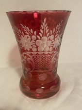 Böhmen Bleikristall Glas rot Blumen florales Motiv ca. 11 cm hoch Egermann