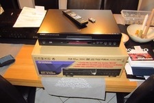 Yamaha BD-S1065 Blu-ray Disc Player mit Fernbedienung – Schwarz