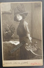 Foto Cdv Portrait Tilsit Ostpreußen Russland Frau Model Hut Widmung Möbel Kleid