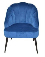 Polstersessel mit Beinen aus