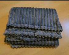 Decke Kuscheldecke Sofadecke Eila 150x200cm hellgrau neu unbenutzt 