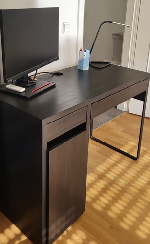 Schreibtisch mit schrank