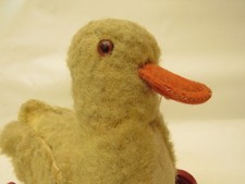 X-39421	Stofftier Ente auf