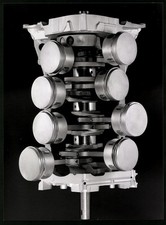 Fotografie BMW V-8 Motor Kurbeltrieb mit Kolben 