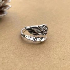 B32 Ring mit Engelsflügel