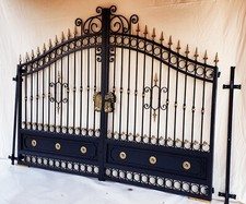 Eisentor, Einfahrtstor