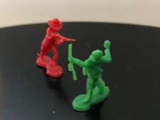2 alte Aufstellfiguren Cowboy Plastik ca.2,5cm hoch gebraucht