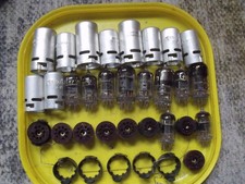 *ELEKTRONIK TEILE*RÖHREN*KONVOLUT*RADIO BASTLER*KERAMIK SOCKEL*HANDWERKER*