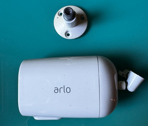 Arlo essential spotlight - arlo,