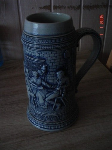 Riesiger bierhumpen bierkrug - bierhumpen,