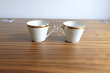 # 2 alte Kaffee Tassen mit