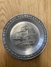 Sammler-Set: Zinnteller, Zinnbecher & Eisenbahn-Becher – Historische Motive– 95%