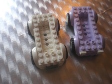 2x Lego Auto Chassis