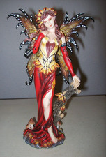 Fairy Fee Elfe rot braunes Kleid ca. 27 cm groß Fantasy Figur