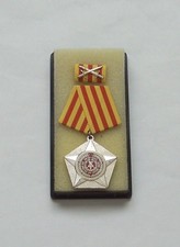 NVA Kampforden am roten