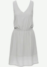 Kleid mit gedrehten Trägern