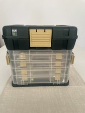 Gefüllter Angelkoffer 