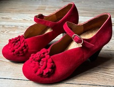 Klassische CHIE MIHARA High Heel Pumps in kirschrotem Wildleder. Gr. 41, neu