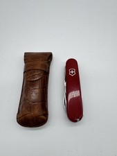 VICTORINOX OFFICIER „Huntsman“ - Schweizer Taschenmesser - 15 Funktionen - Rot