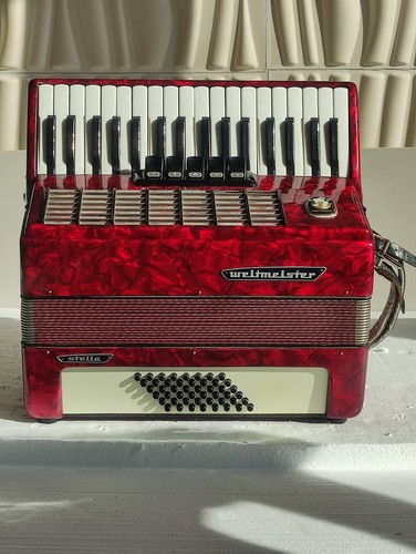 Piano accordions used - ++, music