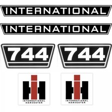 IHC International 744 Schwarz