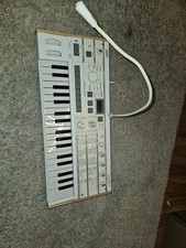 Korg microkorg synthesizer - s,