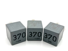 1 Stück Relais Arbeitsrelais Nr.: 370 Volkswagen Audi 8D0951253