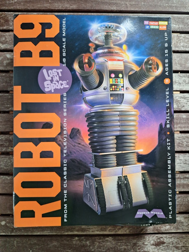 Moebius models robot b9 - |,