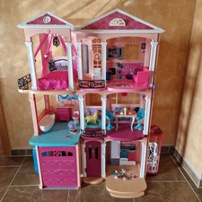 Barbie Traumvilla Puppenhaus, 3-stöckig, Möbliert