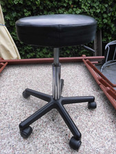 Höhenverstellbarer Massagehocker von 60 auf 83 cm