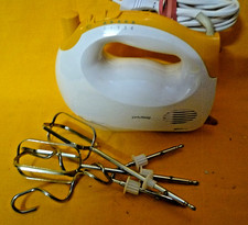 Privileg Handmixer TSK 941 mit je 2 Rühr- und Knethaken