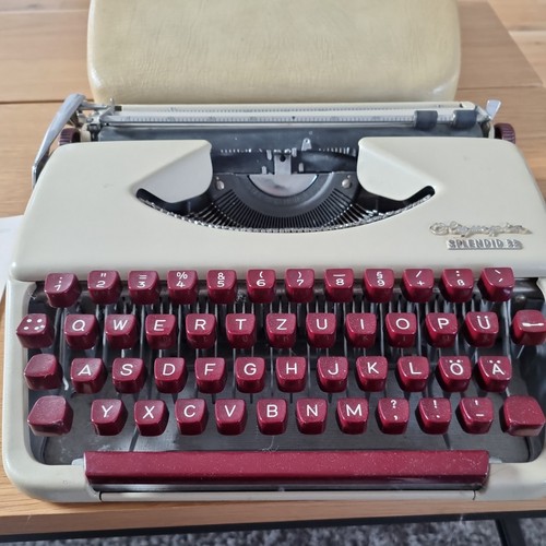 Schreibmaschine olympia - schreibmaschine,
