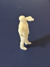 Deko Slotcar Figur Mann mit Flasche FMMF unbemalt für Carrera 132 Uni