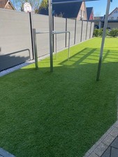 ch biete hochwertigen Kunstrasen in sehr gutem Zustand zum Verkauf an. 