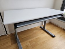 Kinderschreibtisch /