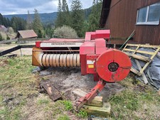 Ballenpresse / Heupresse IHC 422 zu verkaufen