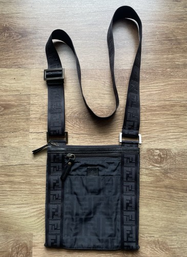 Fendi monogram umhängetasche - monogram,