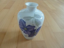 Eine schöne Vase von Rosenthal weiß mit blauen Blumen 16 cm ⌀ 9/3,5 cm
